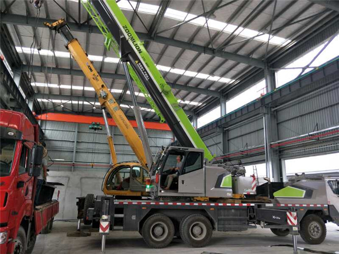 美兰区高空车出租需要注意哪些安全事项？