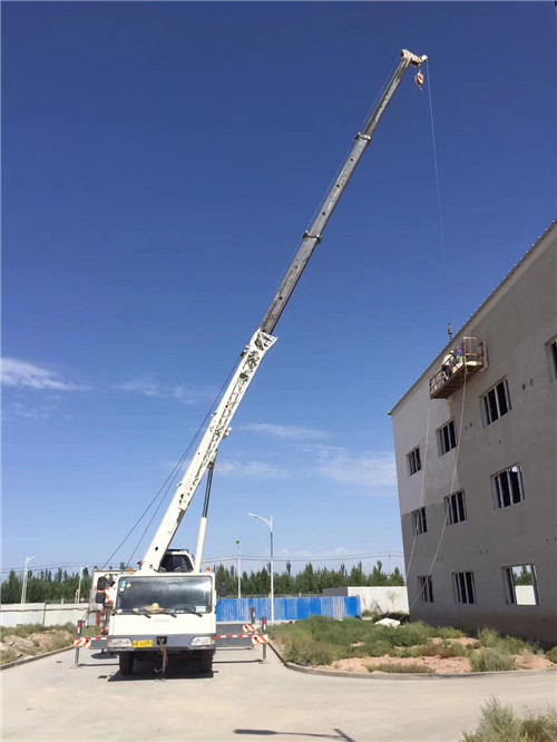 美兰区“轻装强干”—— 吊车的 “轻量化臂架” 技术
